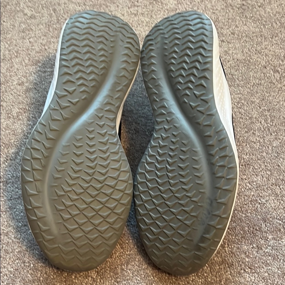 Adidas Cloudfoam Black and White Athletic Shoes with Mesh Uppers - Picture 4 of 6